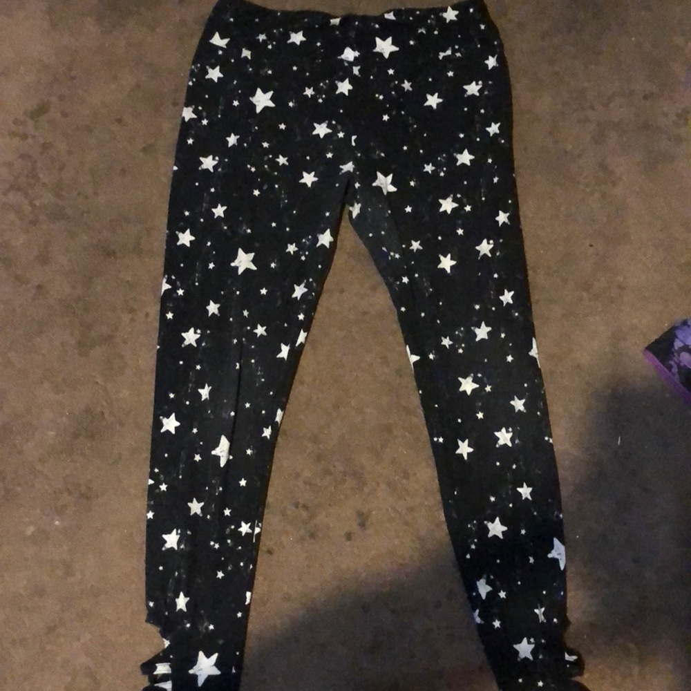 black & white stared leggings